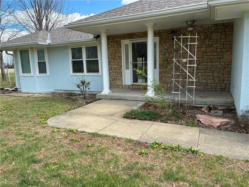 7211 Arnett Rd, Grain Valley, MO 64029