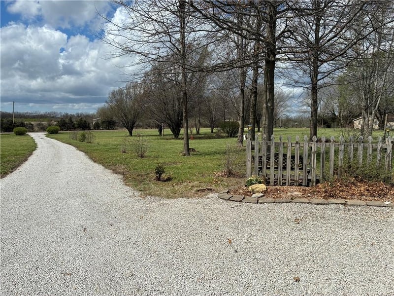 7211 Arnett Rd, Grain Valley, MO 64029