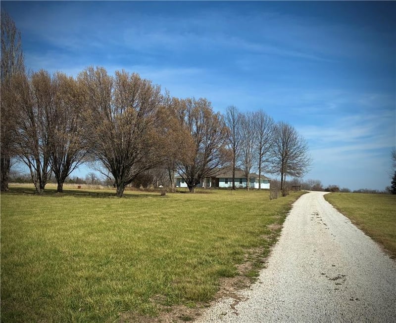 7211 Arnett Rd, Grain Valley, MO 64029