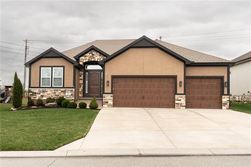 8777 Greeley St, Lenexa, KS 66227