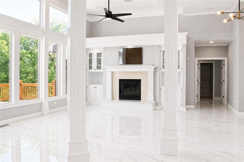 601 Forestpark Ln, Lee's Summit, MO 64081