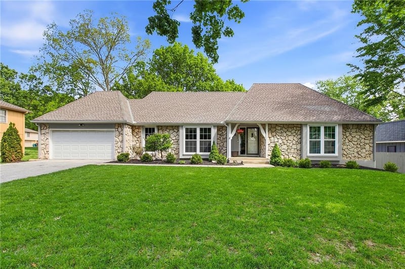 2110 120th St, Leawood, KS 66209