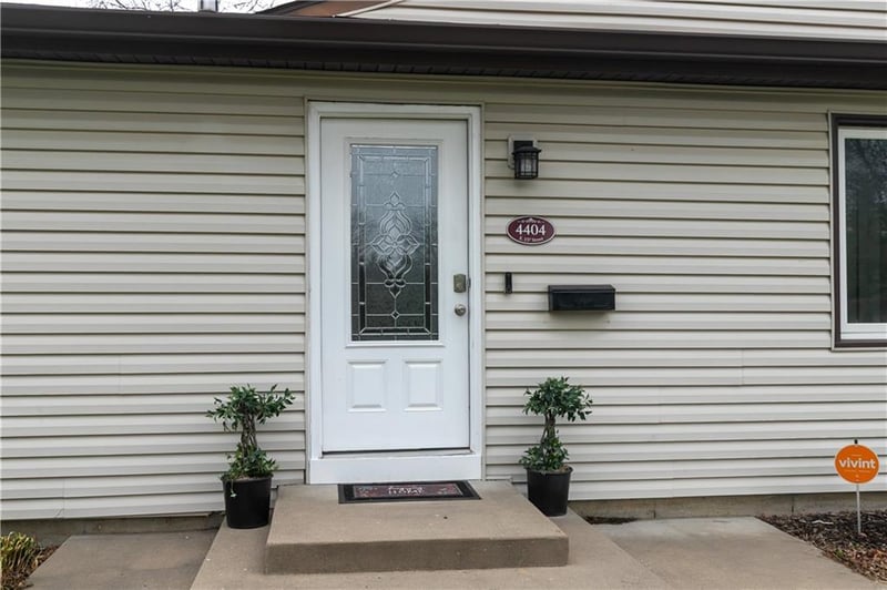 4404 137th St, Grandview, MO 64030