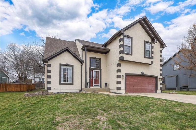 13933 Kaw St, Olathe, KS 66062