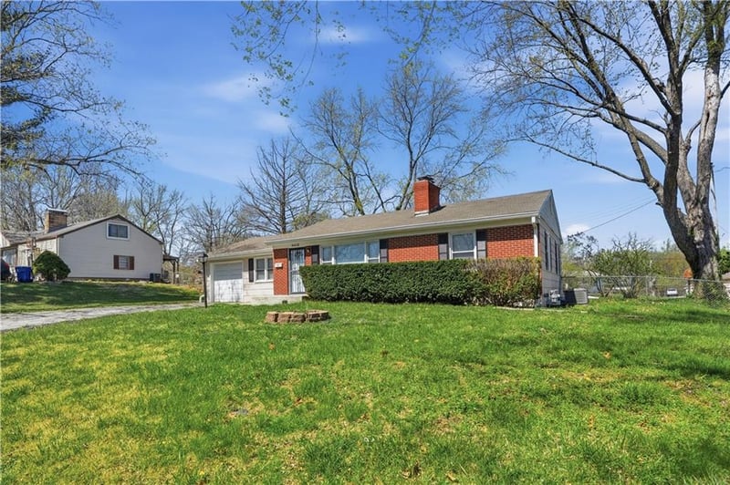 9412 70th Ter, Raytown, MO 64133