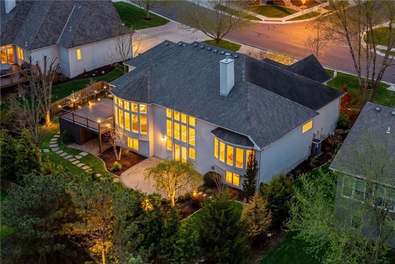 15617 Pawnee St, Overland Park, KS 66224