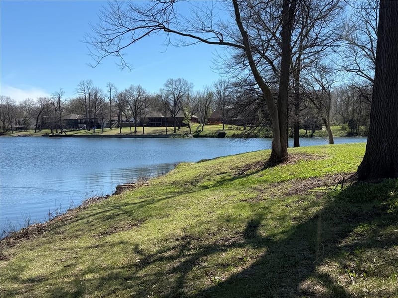 6716 Appleton Ave, Raytown, MO 64133