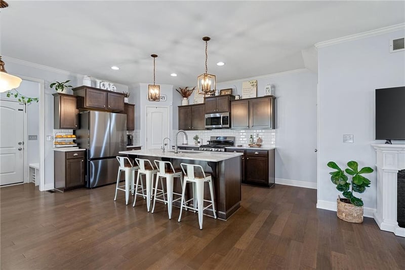 231 Jenny Ln, Raymore, MO 64083
