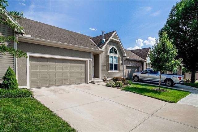 15715 62nd St, Shawnee, KS 66217