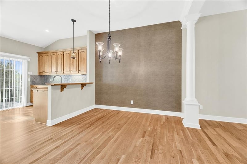 15715 W 62nd St, Shawnee, KS 66217