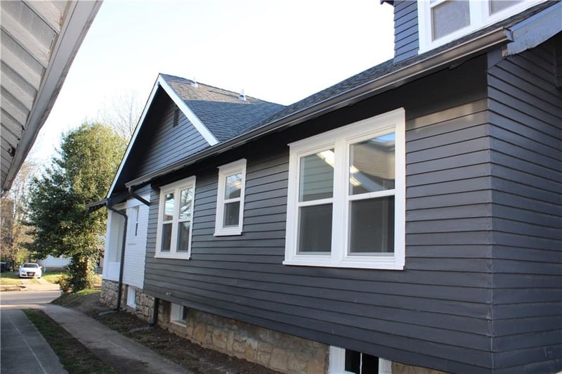 2244 69th St, Kansas City, MO 64132