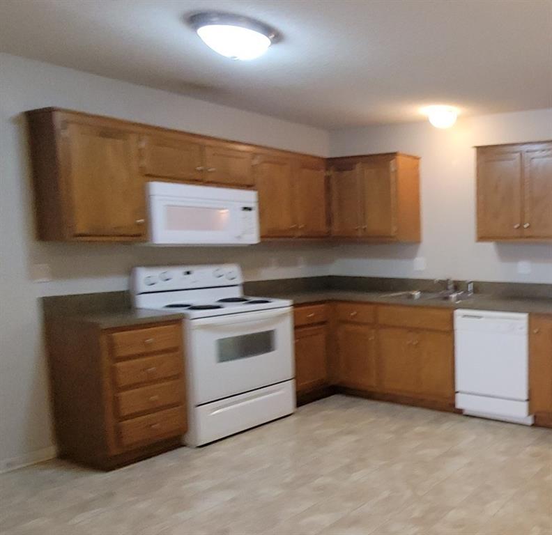 425 Hawthorne #h1 H2 H4 Blvd, Warrensburg, MO 64093