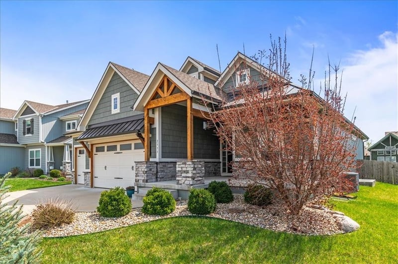 2533 Old Port Rd, Lee's Summit, MO 64082