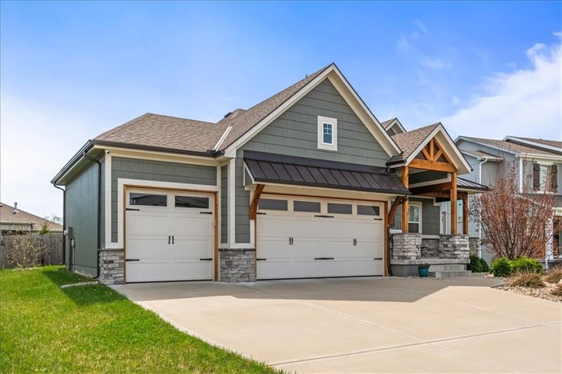 2533 Old Port Rd, Lee's Summit, MO 64082