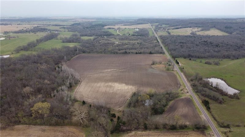 2237 Highway 7 Hw, Fort Scott, KS 66701