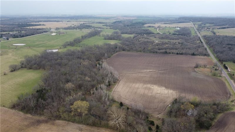 2237 Highway 7 Hw, Fort Scott, KS 66701