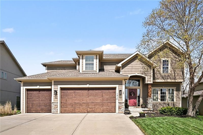 1816 93rd Ter, Kansas City, MO 64155