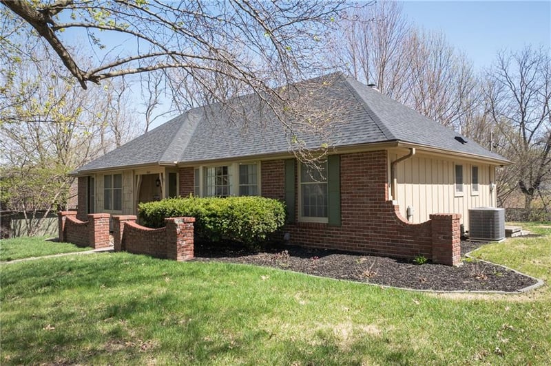 3607 Colony Sq, St Joseph, MO 64506