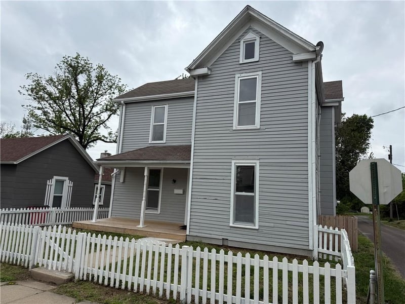 308 16th St, Lexington, MO 64067