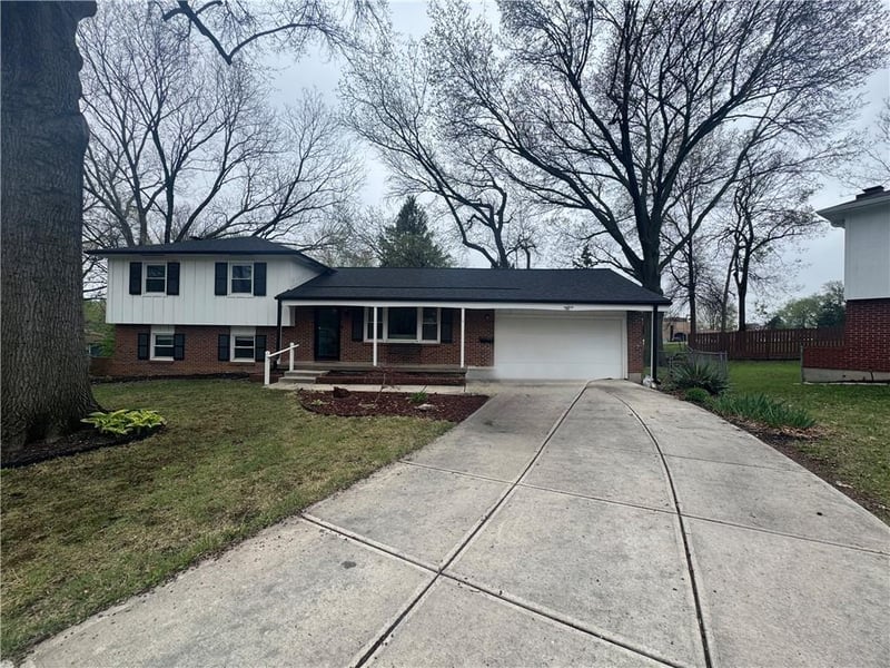 9315 Hardy Dr, Overland Park, KS 66212