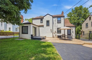 1207 W Gregory Blvd, Kansas City, MO 64114