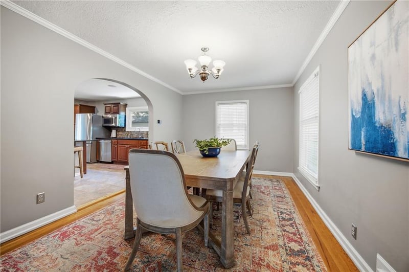 1207 Gregory Blvd, Kansas City, MO 64114