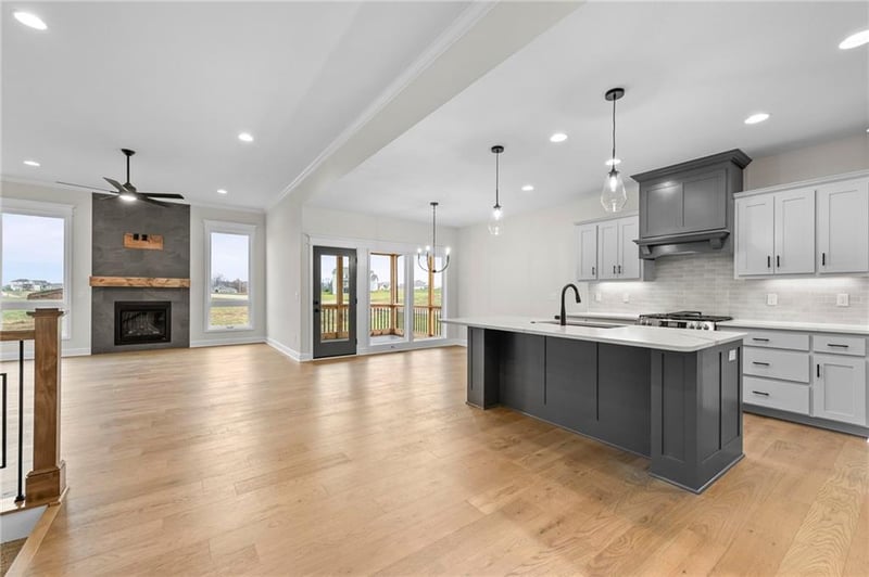 10619 Bell St, Kansas City, MO 64155