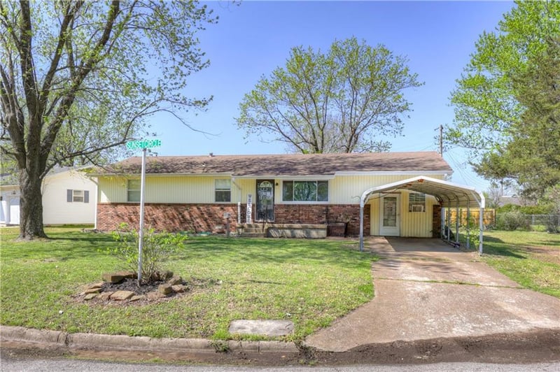 521 Sunset Cir, Columbus, KS 66725