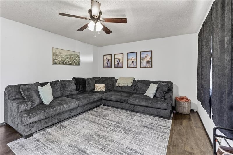 521 Sunset Cir, Columbus, KS 66725