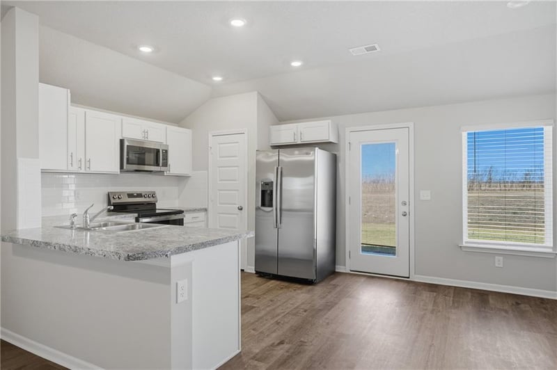612 Bluebird St, Gardner, KS 66030