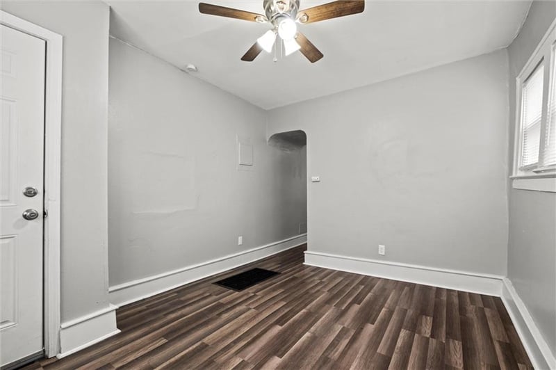514 Walnut St, Independence, MO 64050