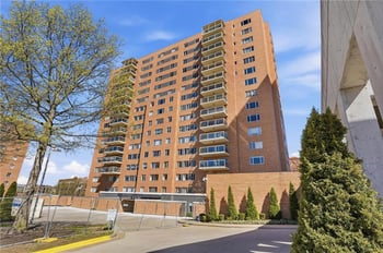 121 W 48th St #202, Kansas City, MO 64112