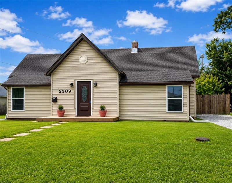 2309 Washington St, Lexington, MO 64067
