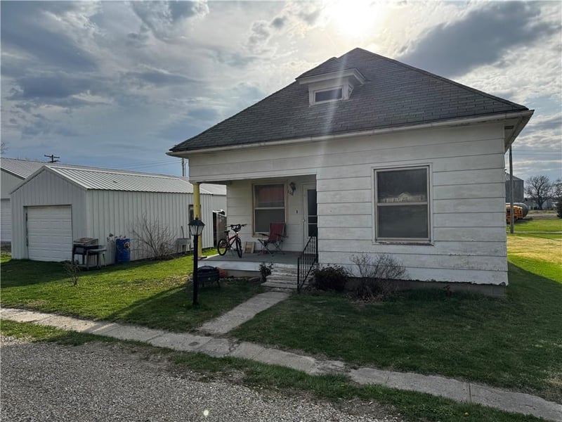110 Main St, Ravenwood, MO 64479