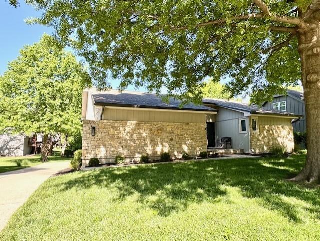 6528 Bradshaw St, Shawnee, KS 66216
