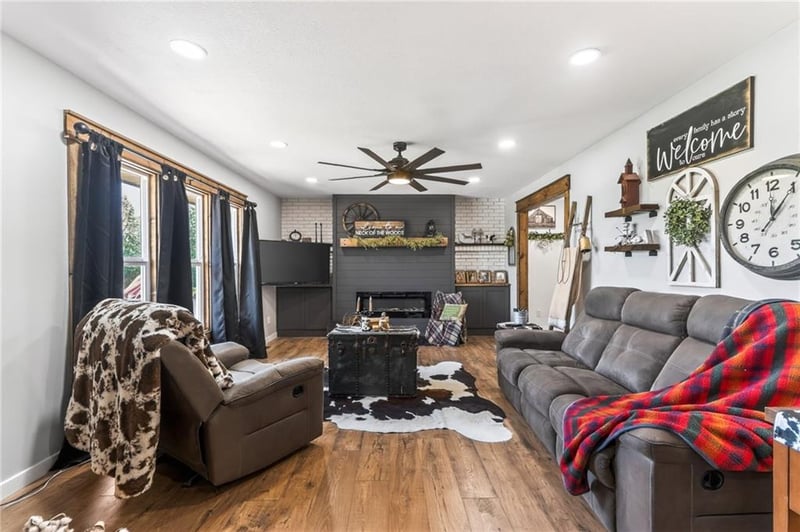 35228 W 123rd St, Rayville, MO 64084