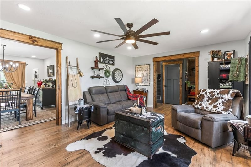 35228 W 123rd St, Rayville, MO 64084