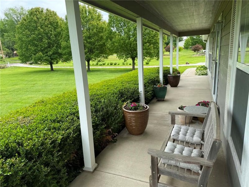 25029 Dehoff Rd, Tonganoxie, KS 66086