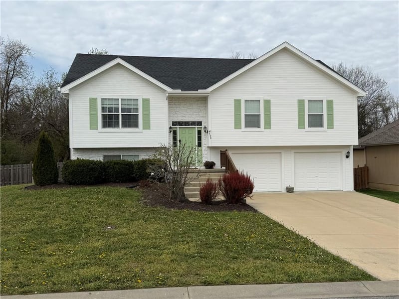 4708 Park Ln, Leavenworth, KS 66048