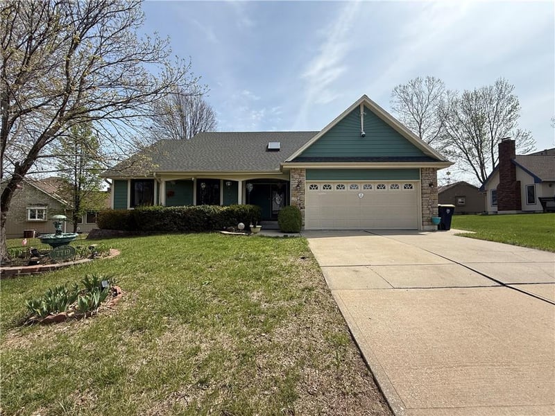 7719 Larson Ave, Kansas City, MO 64138