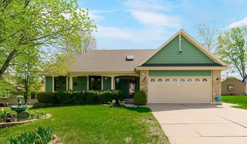 7719 Larson Ave, Kansas City, MO 64138
