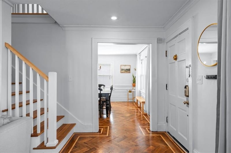 7 W Winthrope Rd, Kansas City, MO 64113
