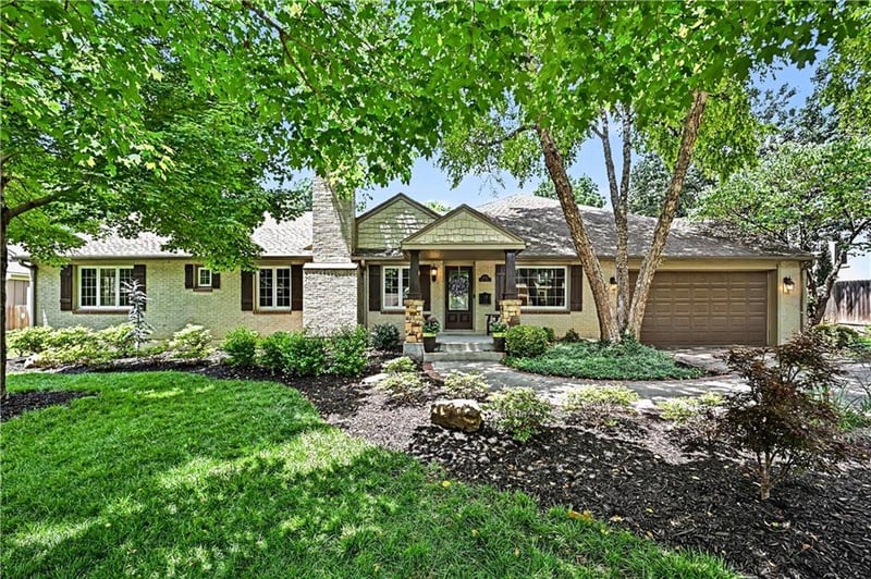 6134 Howe Dr, Fairway, KS 66205