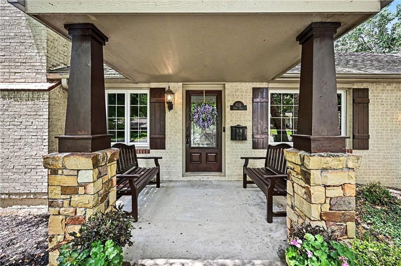 6134 Howe Dr, Fairway, KS 66205