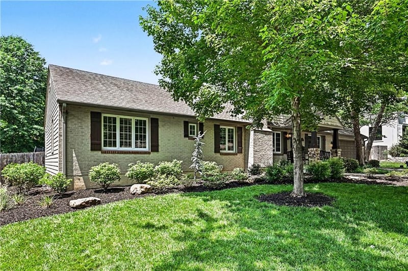 6134 Howe Dr, Fairway, KS 66205