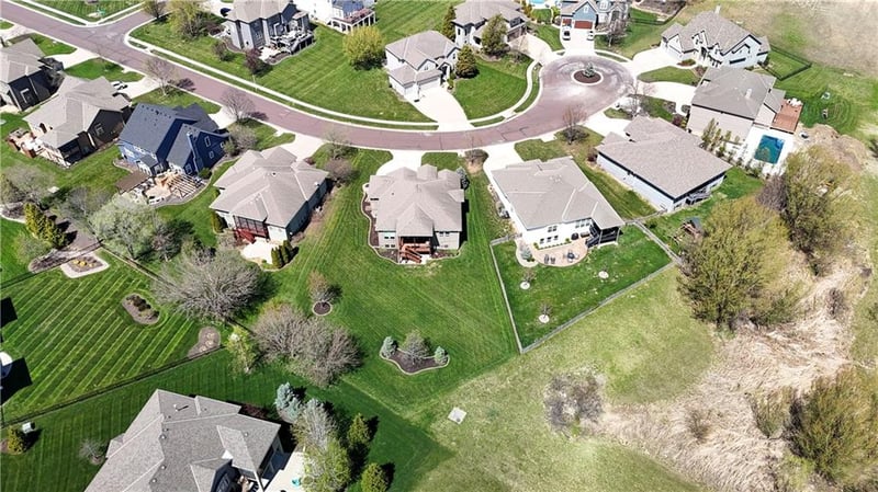 2927 155th Ter, Overland Park, KS 66224