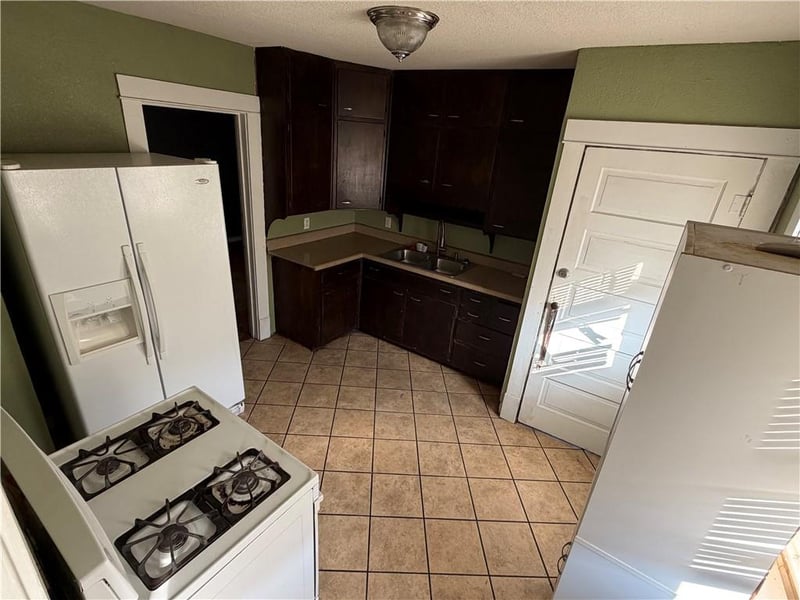 5207 Pryor Ave, St Joseph, MO 64504