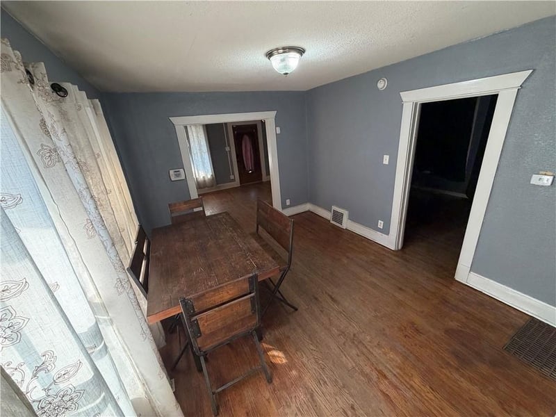 5207 Pryor Ave, St Joseph, MO 64504