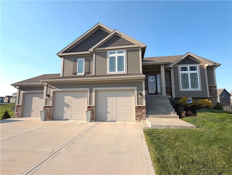 4728 102nd Ct, Kansas City, MO 64156