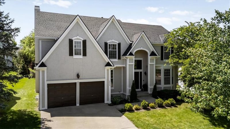 9009 148th Ter, Overland Park, KS 66221